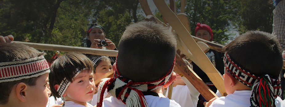 500 niños juegan al palín mapuche en La Pintana