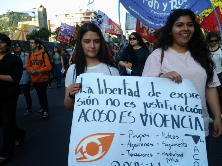 Caminata del Silencio cumple 3 años en Valparaíso. Feministas suman y avanzan