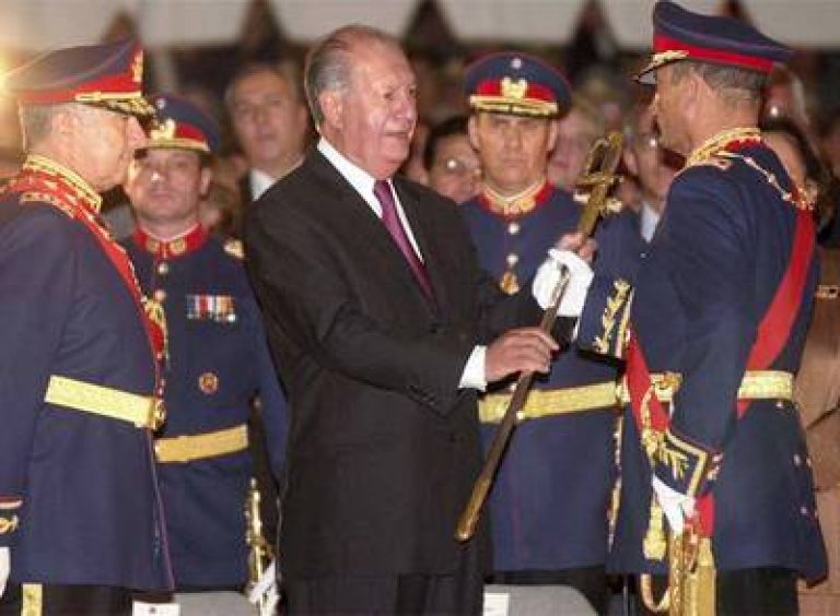 Detienen a Cheyre, ex jefe del Ejercito chileno, acusado de violaciones a DD.HH. en dictadura de Pinochet