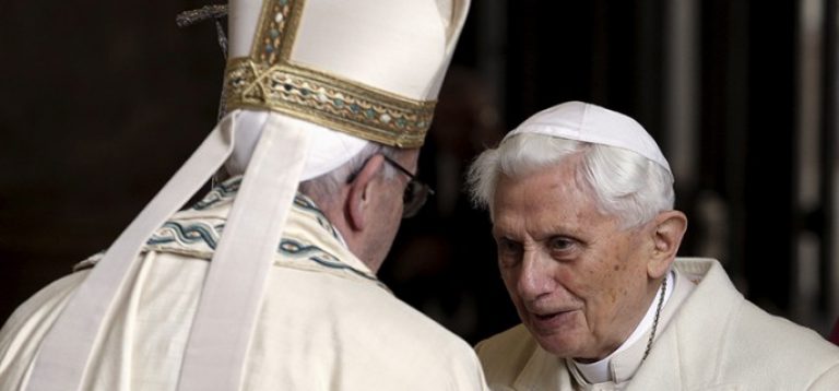 Confirman que ex Papa Ratzinger Logró deshacer el «lobby gay» en el Vaticano