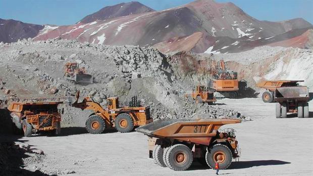 Gobierno de Argentina denunciará a Barrick por ocultar datos del derrame de cianuro