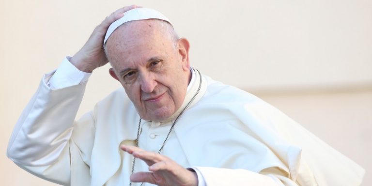 Papa Francisco en contra de las «noticias falsas» o «Fake News» en Facebook y Twitter