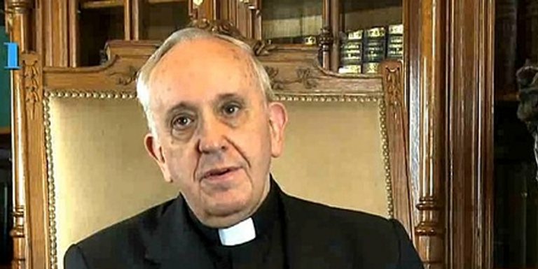 Jerarquía de la iglesia chilena está en crisis y es contraria al Papa Francisco, según Vatican Insider