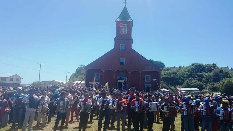 El Nazareno de Caguach «no se negocia», dice Iglesia de Chiloé frente a salmoneras y miticulturas