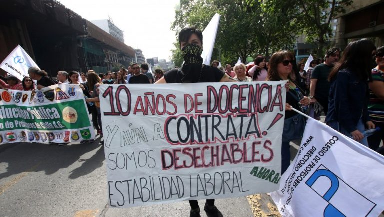 Colegio de Profesores llama a Paro indefinido y a Plebiscito para crear nueva Constitución