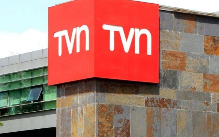 TVN: Donde van a morir los dinosaurios. Crisis de TVN es por su forma rancia de pensar