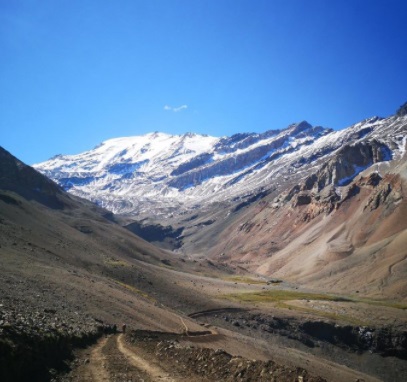 Corte acoge recurso presentado por comunidades Pueblo Quechua ante daños patrimoniales en Cerro El Plomo