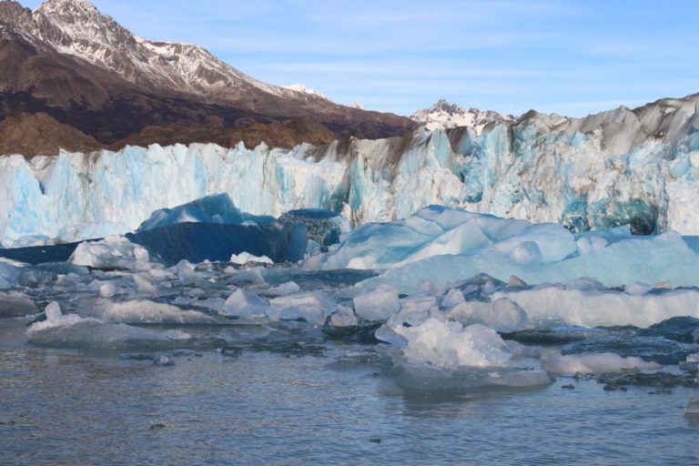 El lago más profundo de América y el quinto del planeta se encuentra en la Patagonia Austral