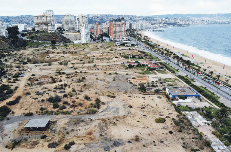 Biorremediación para recuperar terreno de Las Salinas en Viña del Mar