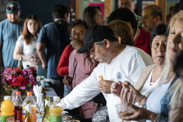 Se realizó la primera feria gastronómica intercultural de recolectores de orilla en Rolecha, Hualaihue