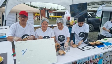 Empresas celebraron el Día del Trabajador Salmonero con competencias de fileteo, clases de zumba y degustaciones de anticuchos ahumados