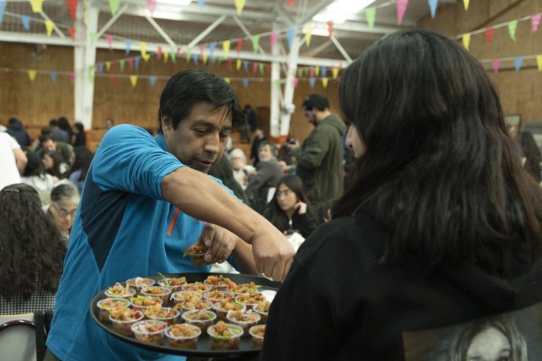 Alimentos de la pesca artesanal de Puyuhuapi resaltaron en feria costumbrista en Aysén