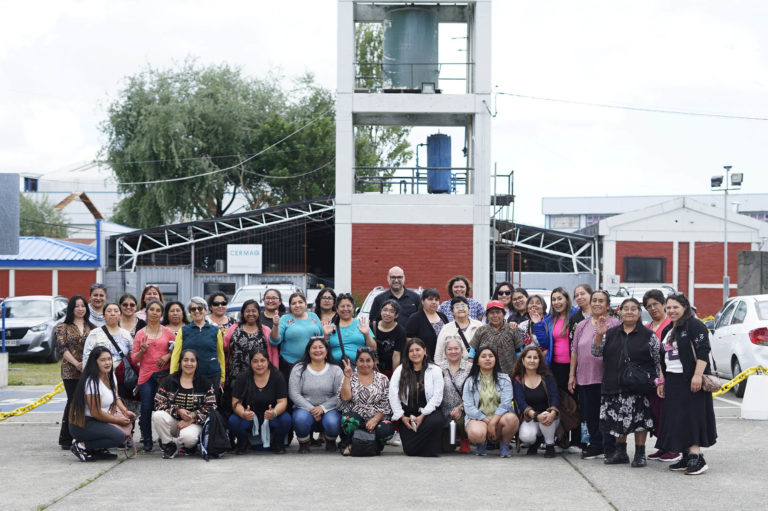 Pescadoras artesanales de La Araucanía realizaron visita técnica a Fundación Chinquihue