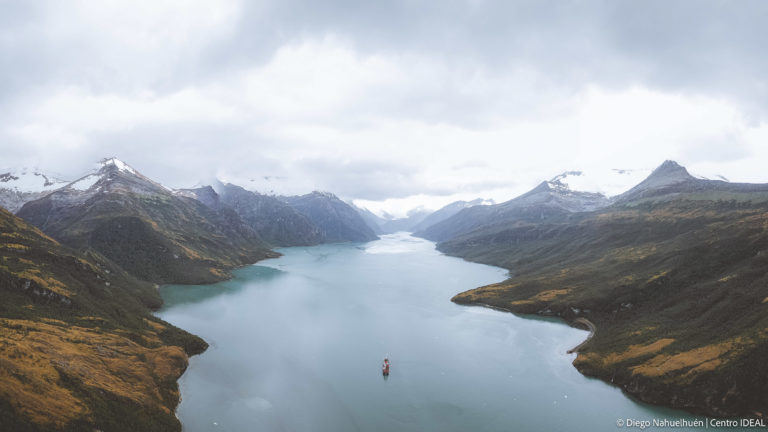 Detectan fuga natural de petróleo crudo en el estrecho de Magallanes