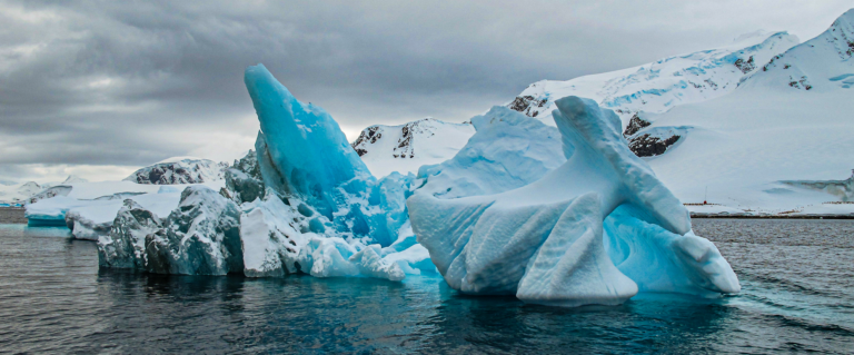 Derretimiento de los glaciares genera aumento de temperatura del mar antártico